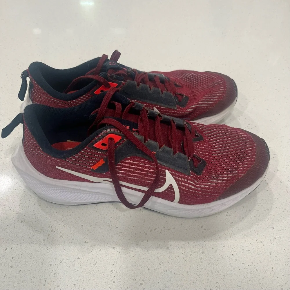 Nike Kids burgundy Pegasus 40 size 5Y‎ used